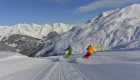 Wintersporters in het Paznauntal.